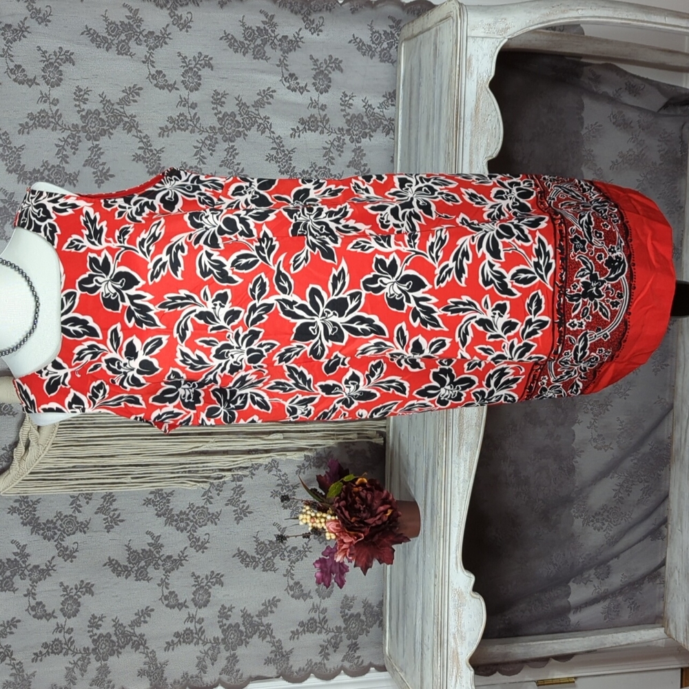 Sag Harbor red and black floral print shift dress